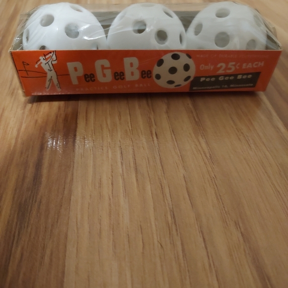 Vintage Box of PGB Pee Gee Bee Practice Golf Ball Set Of 3 USA Unopened - Picture 2 of 9